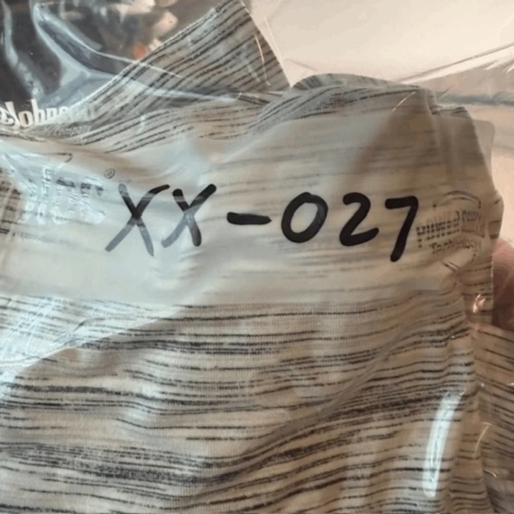 Lululemon Vinyasa Scarf Heathered Grey‎ White Space Dye Snap Multi-Way Wrap OS